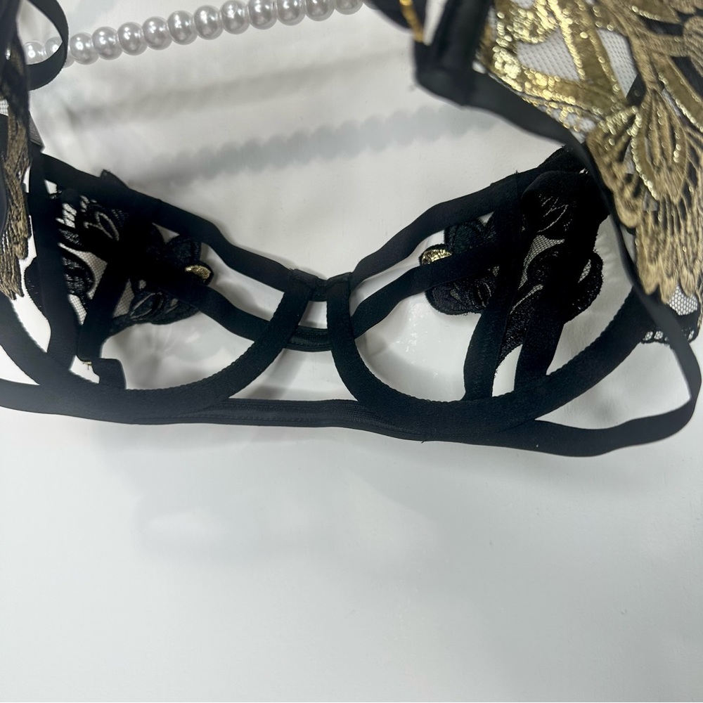 VS Very Sexy Band of Lover Black Strappy Floral Embroidered Bra - Picture 13 of 14